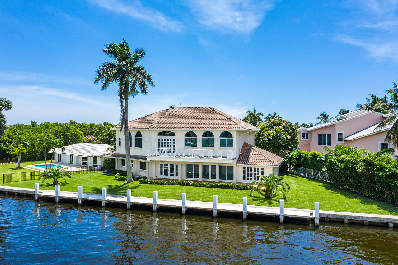 66 Harbour Drive N
