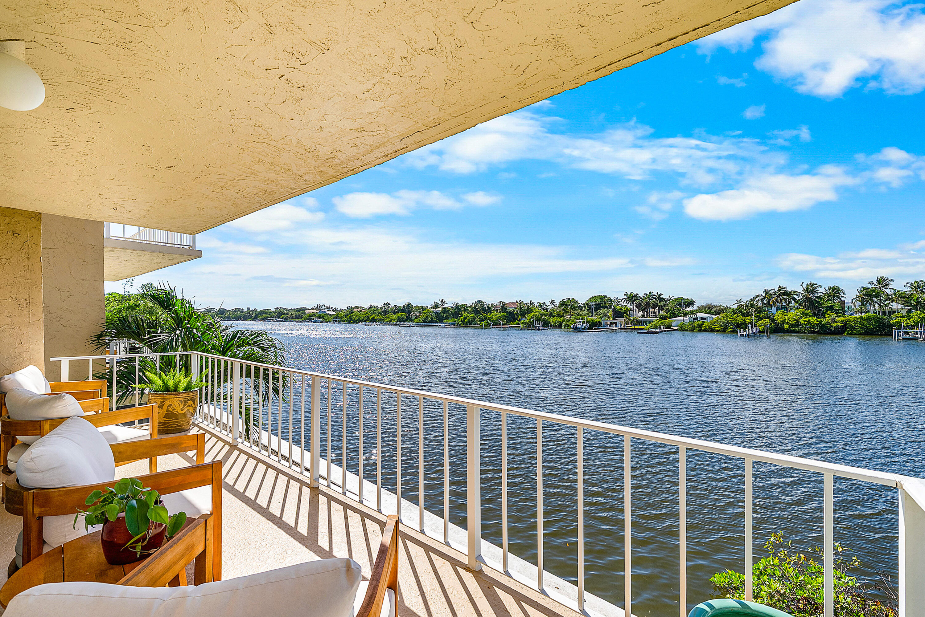 3575 S Ocean Boulevard 2000