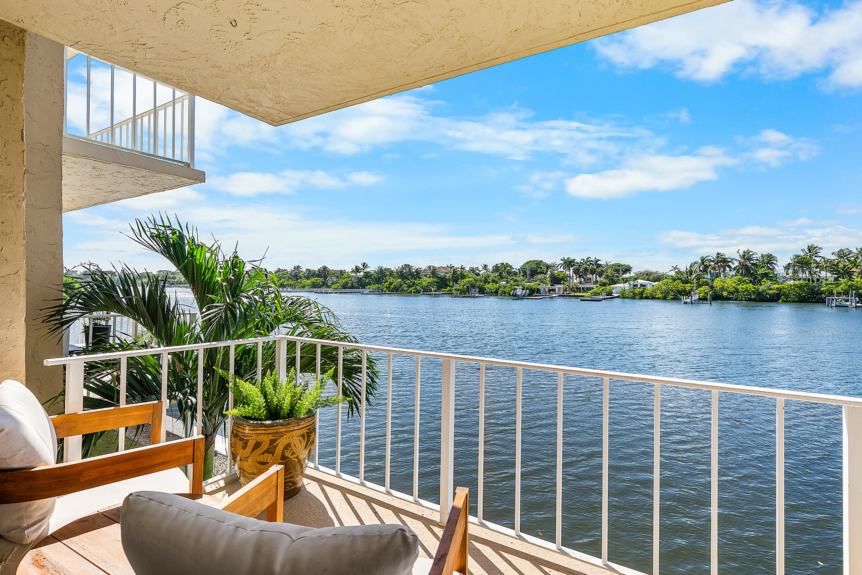 3575 S Ocean Boulevard 2000