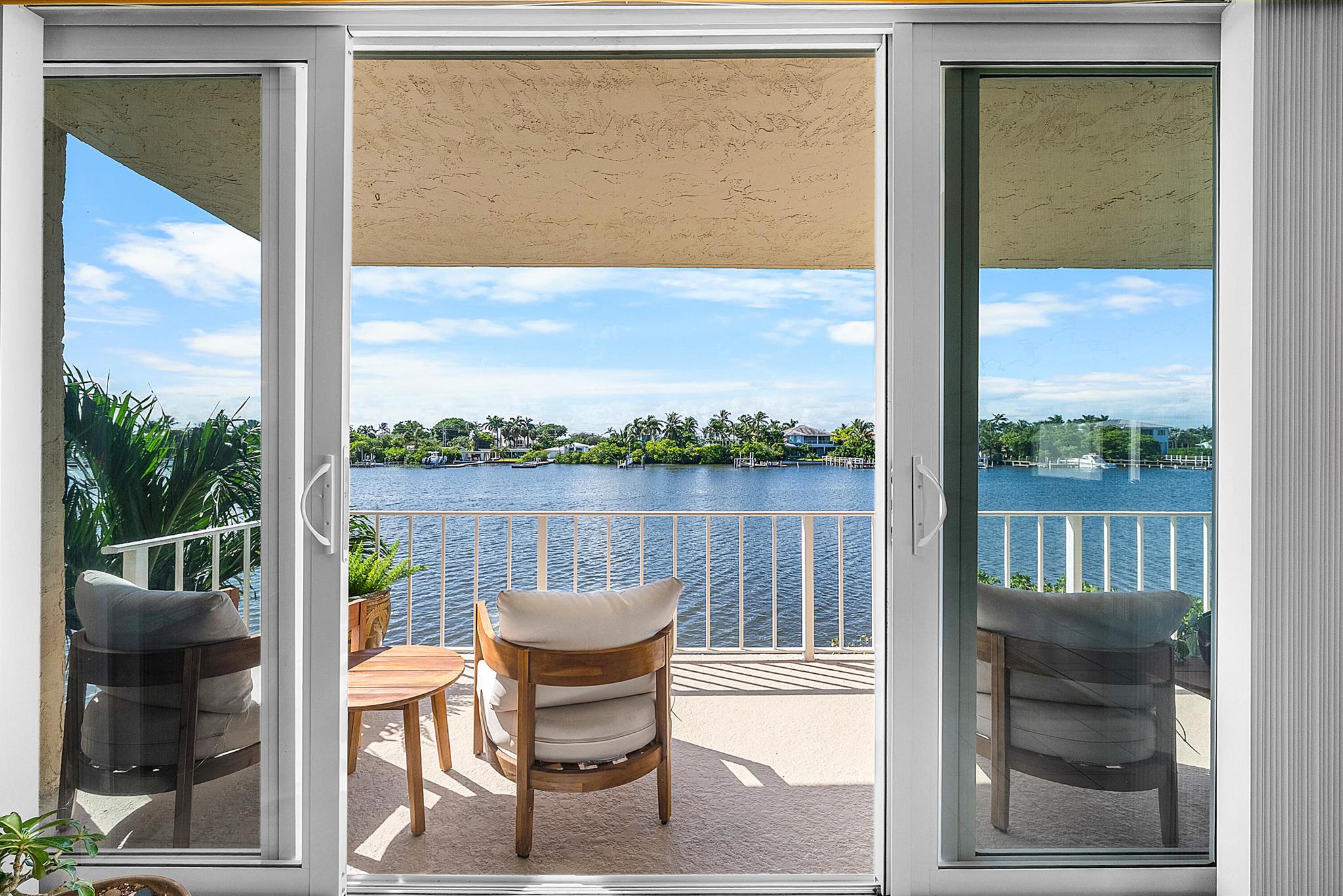 3575 S Ocean Boulevard 2000