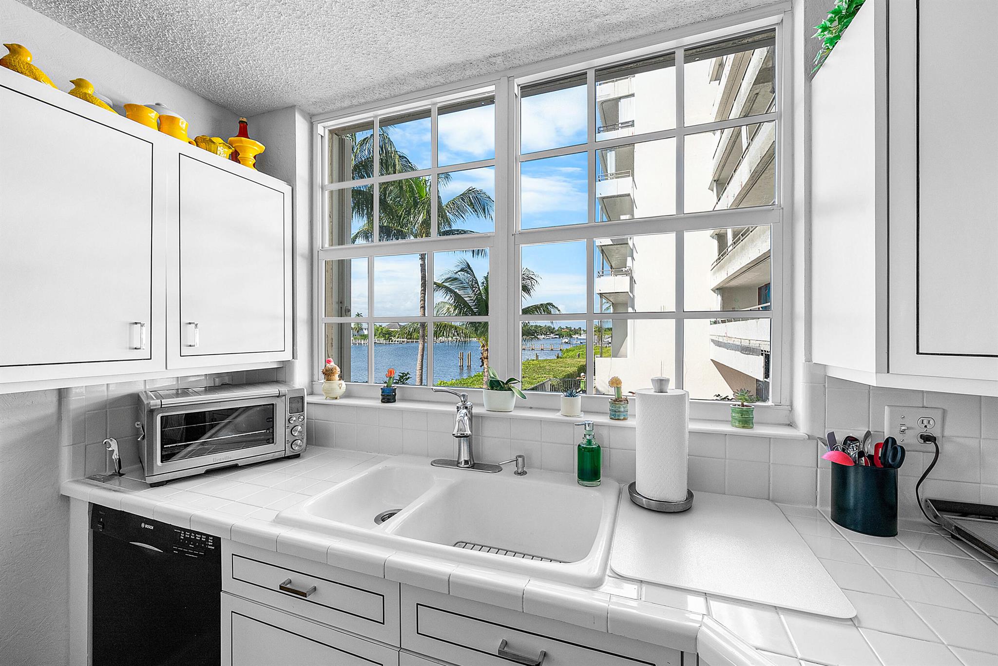 3575 S Ocean Boulevard 2000