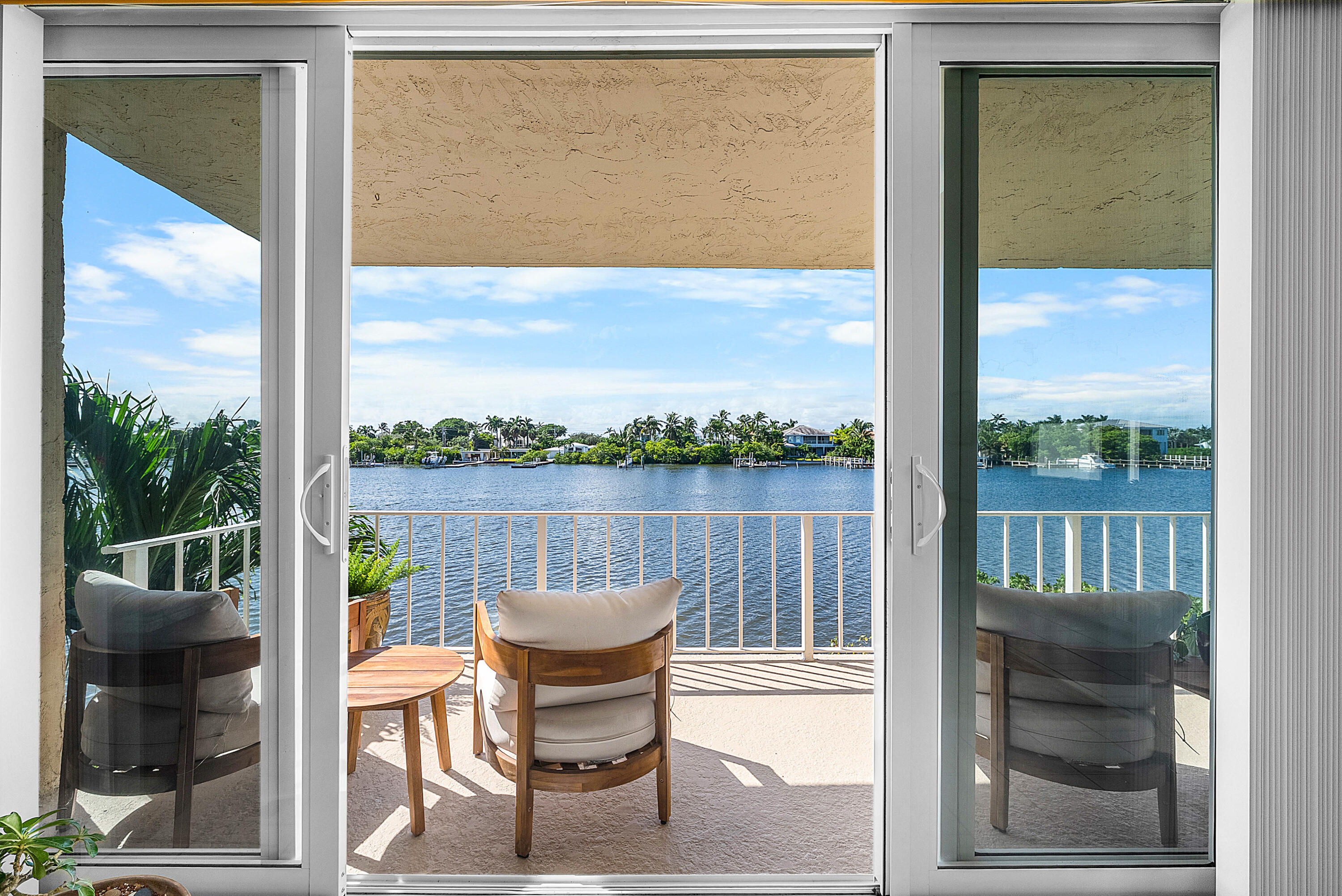 3575 S Ocean Boulevard 2000