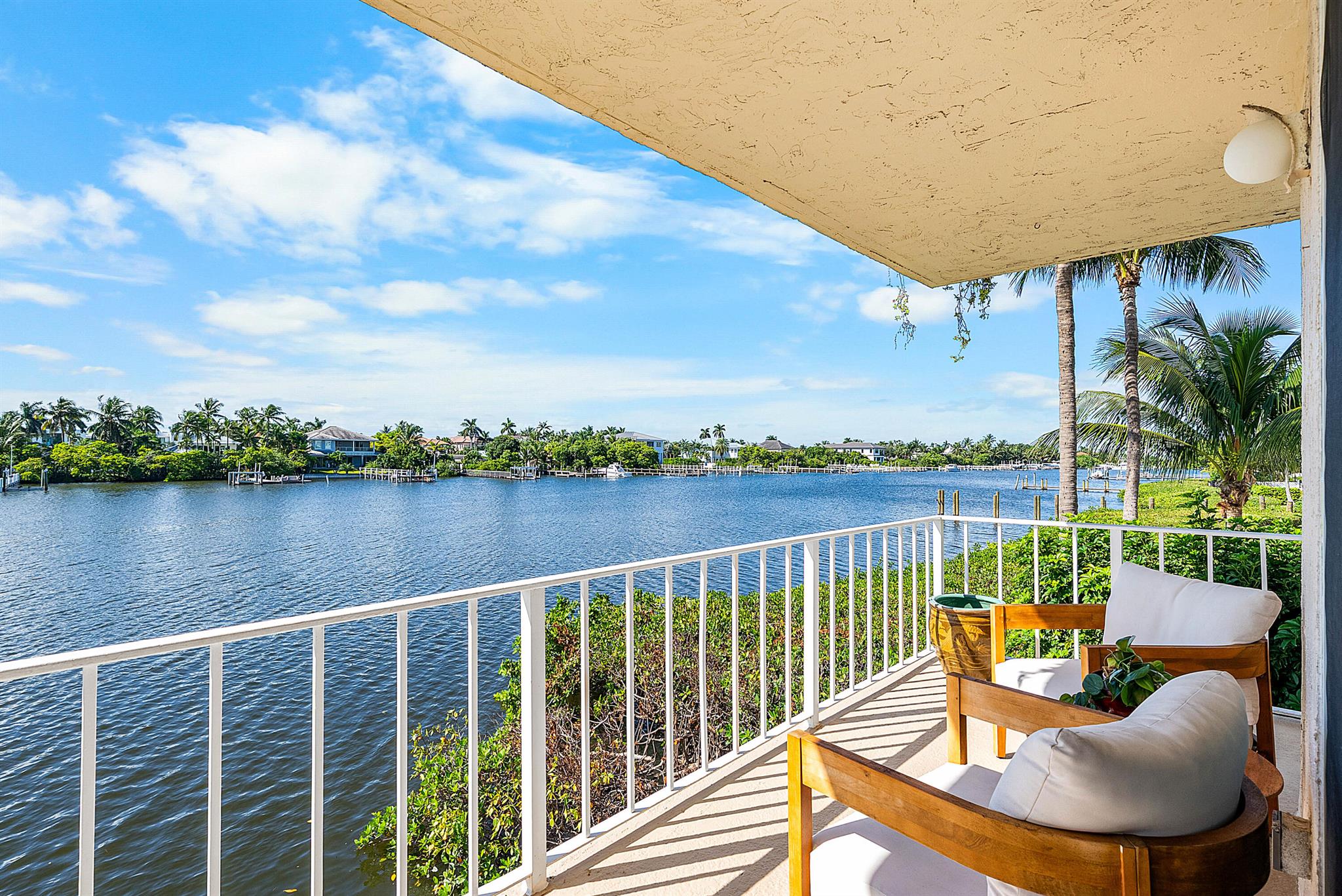 3575 S Ocean Boulevard 2000