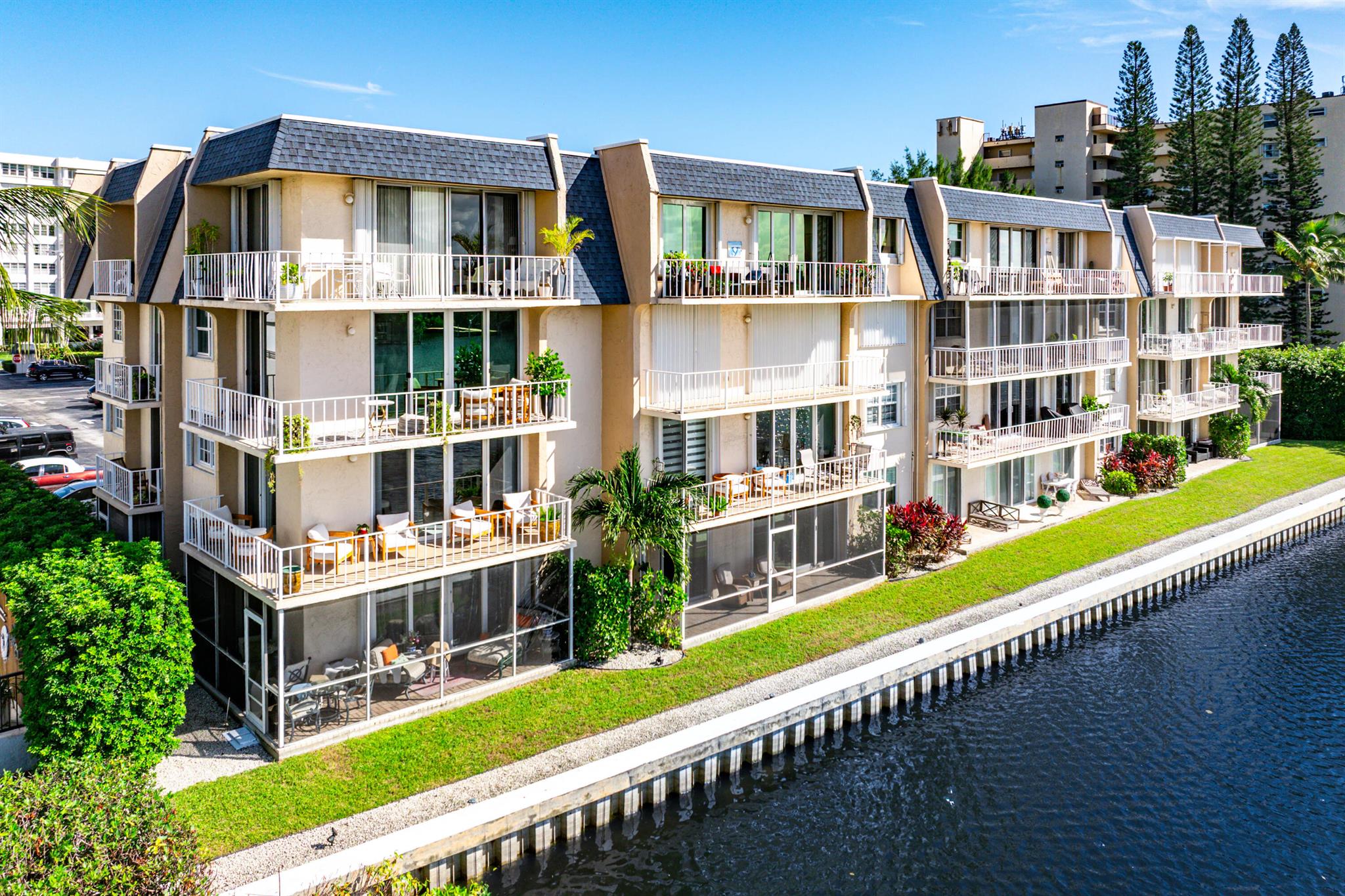 3575 S Ocean Boulevard 2000