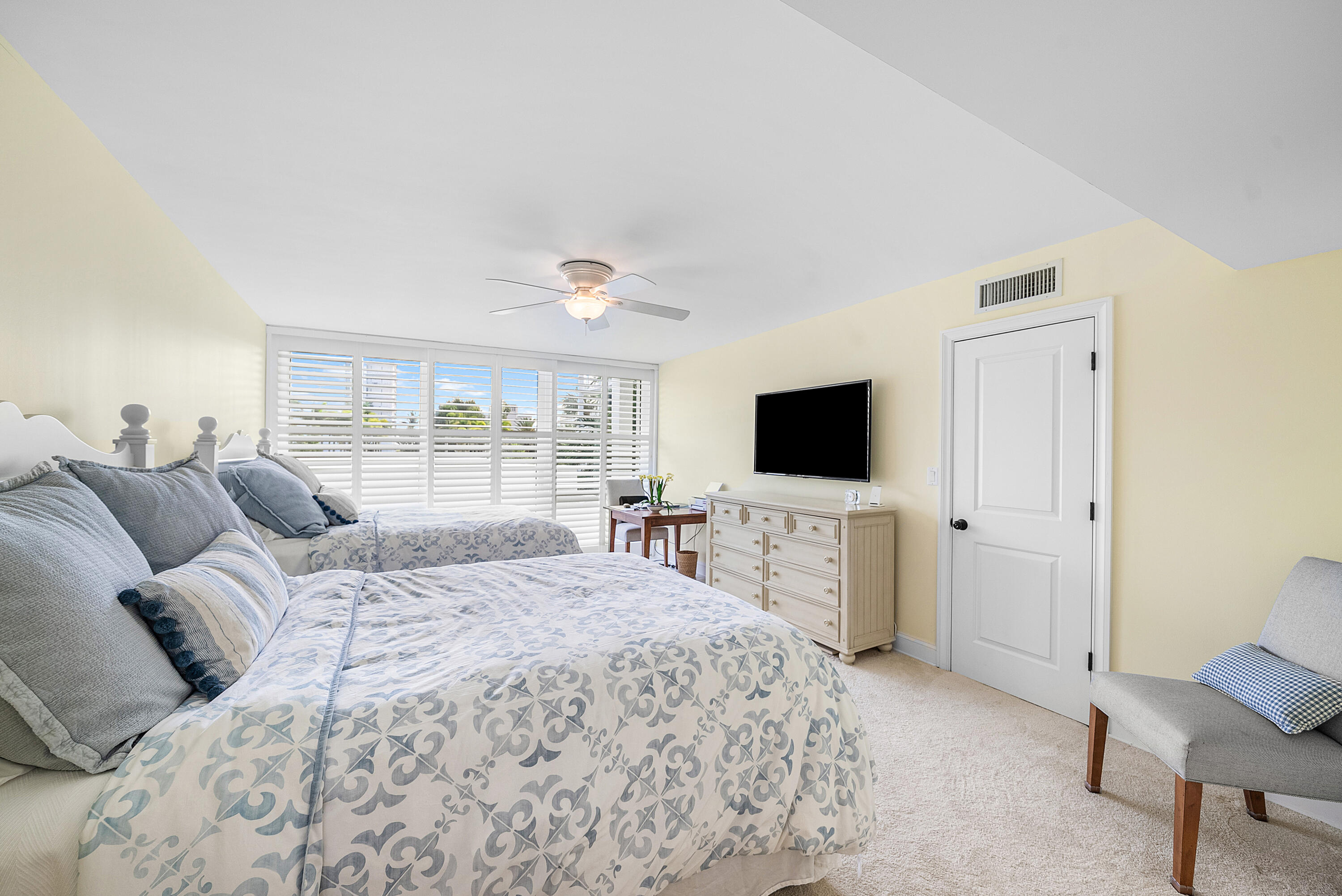 2784 S Ocean Boulevard 104n