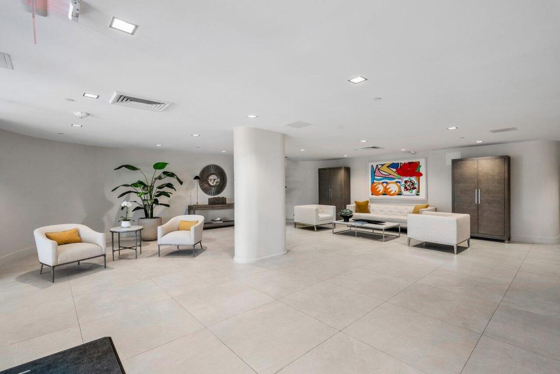 2660 S Ocean Boulevard 202n, Palm Beach Unit: 202n