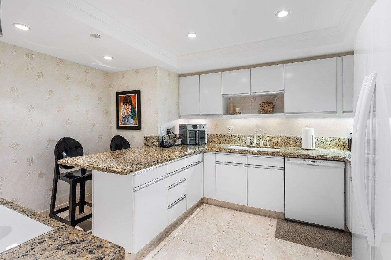 2660 S Ocean Boulevard 202n, Palm Beach Unit: 202n
