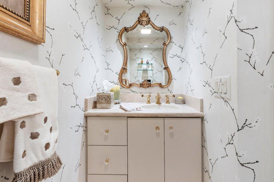 2660 S Ocean Boulevard 202n, Palm Beach Unit: 202n