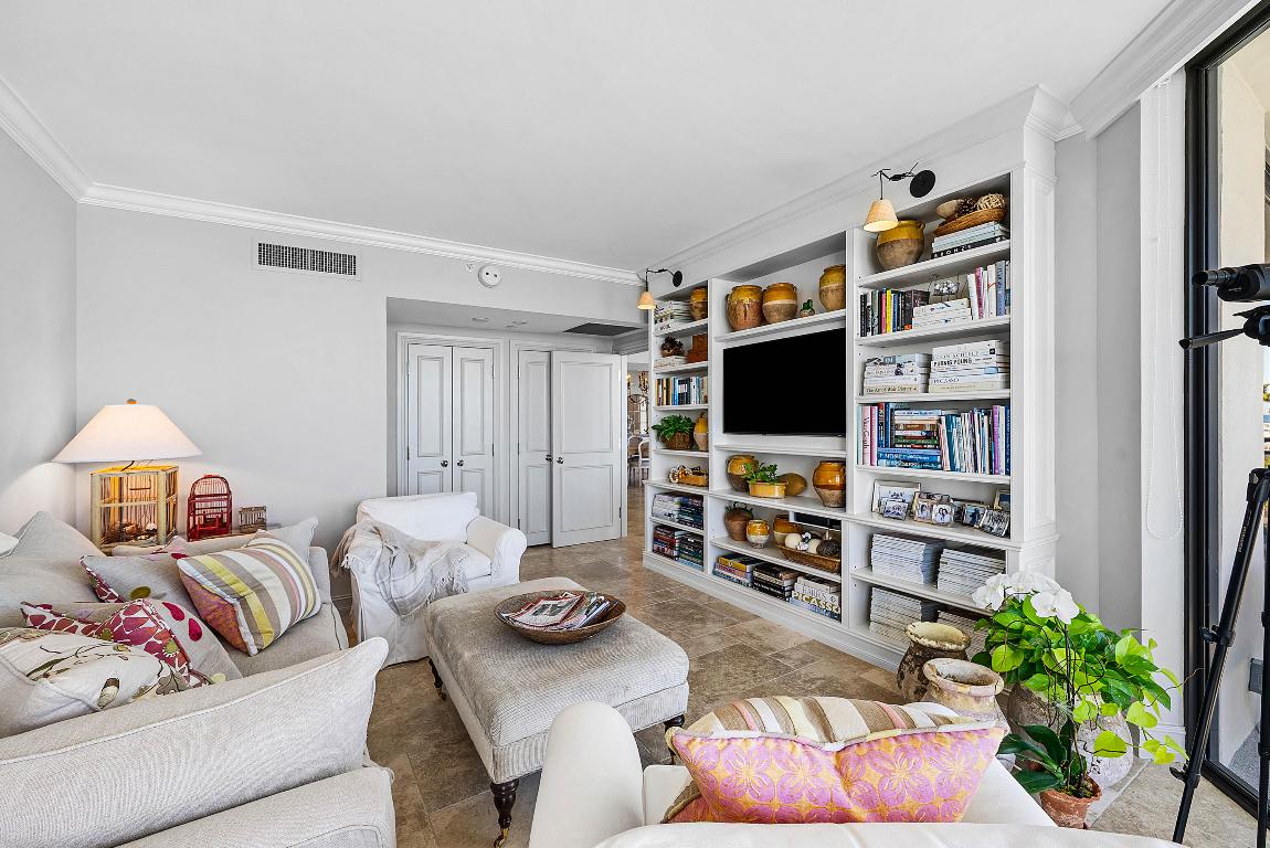 3100 S Ocean Boulevard 302s, Palm Beach Unit: 302s