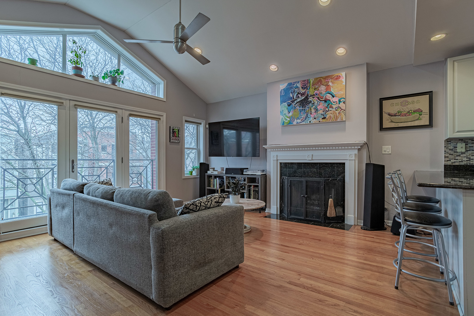 3217 N Kenmore Avenue Unit: 3