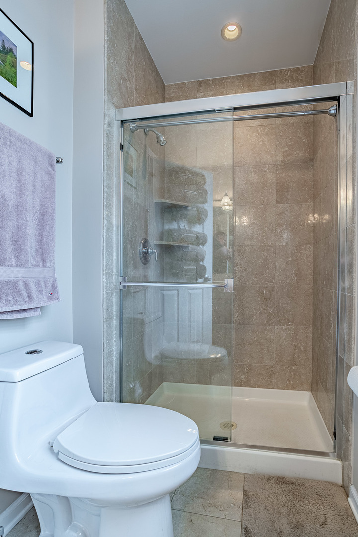 3217 N Kenmore Avenue Unit: 3