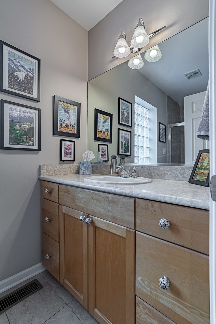 3217 N Kenmore Avenue Unit: 3