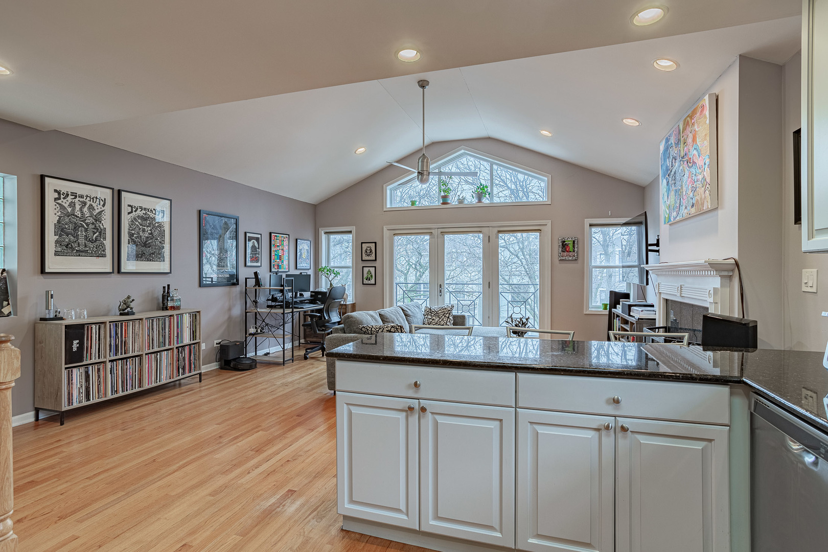 3217 N Kenmore Avenue Unit: 3