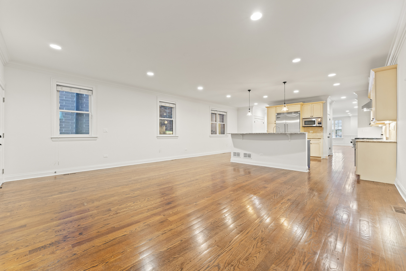 3716 N Kenmore Avenue Unit: 1