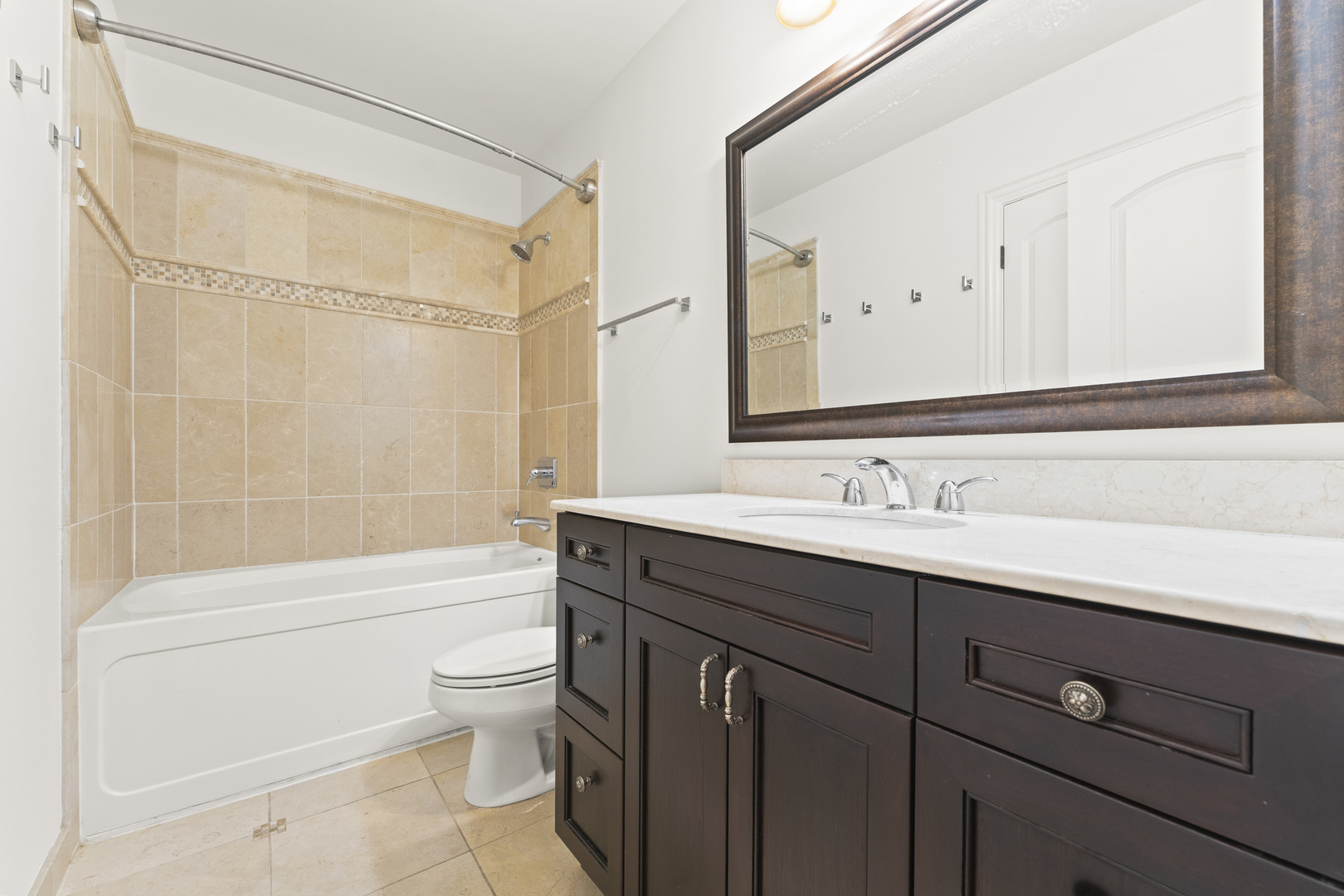 3716 N Kenmore Avenue Unit: 1