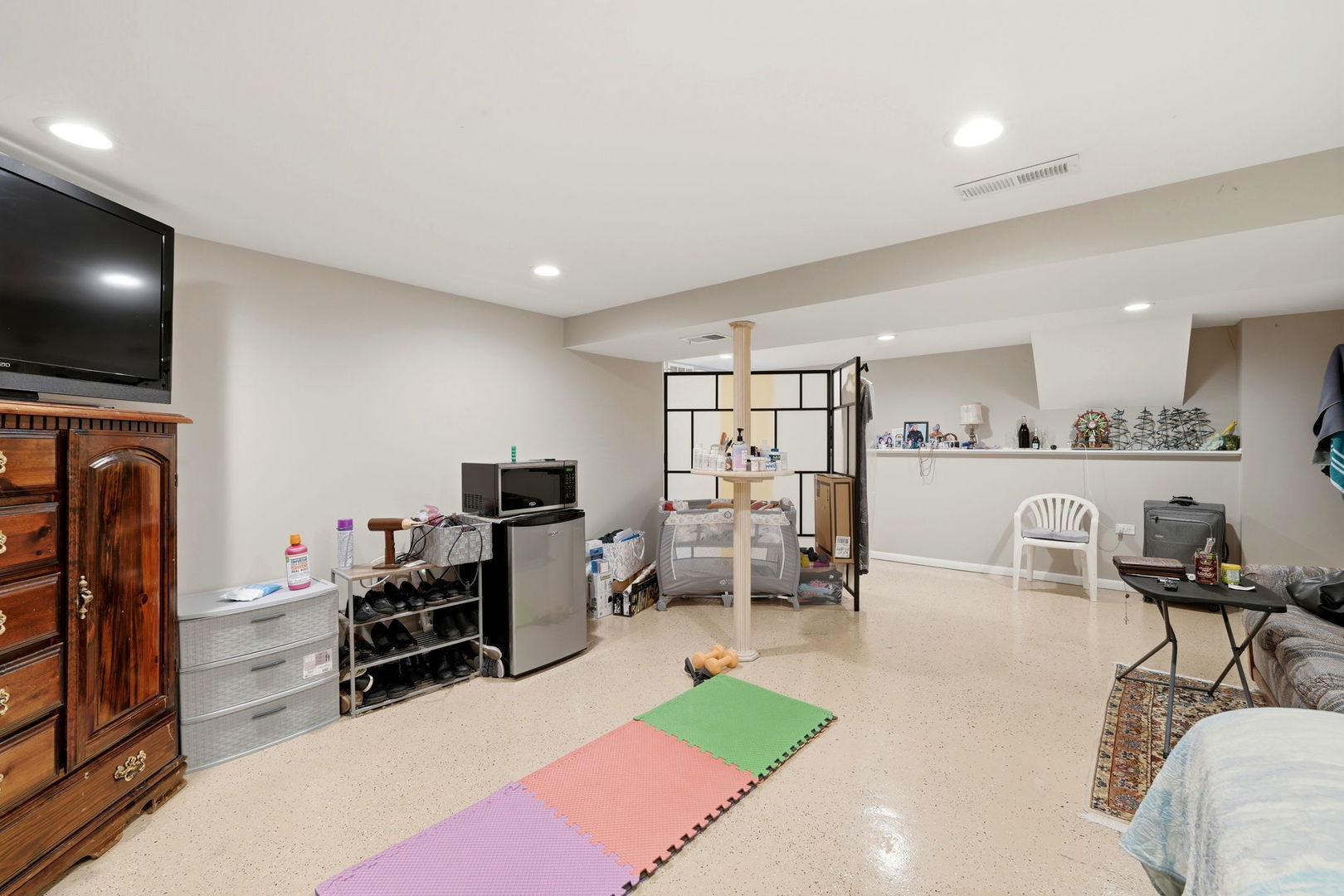 912 River Forest Court