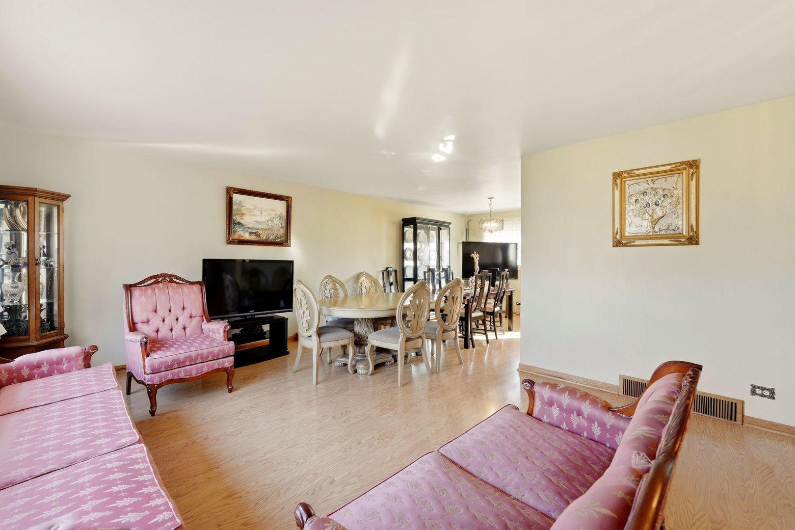 912 River Forest Court