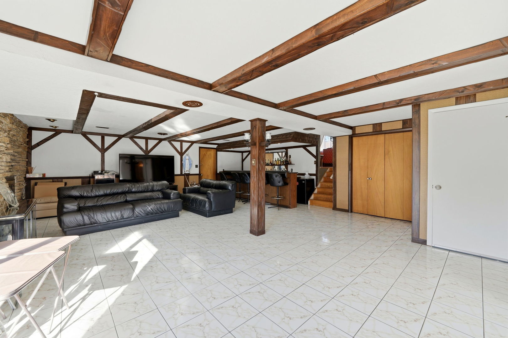 912 River Forest Court