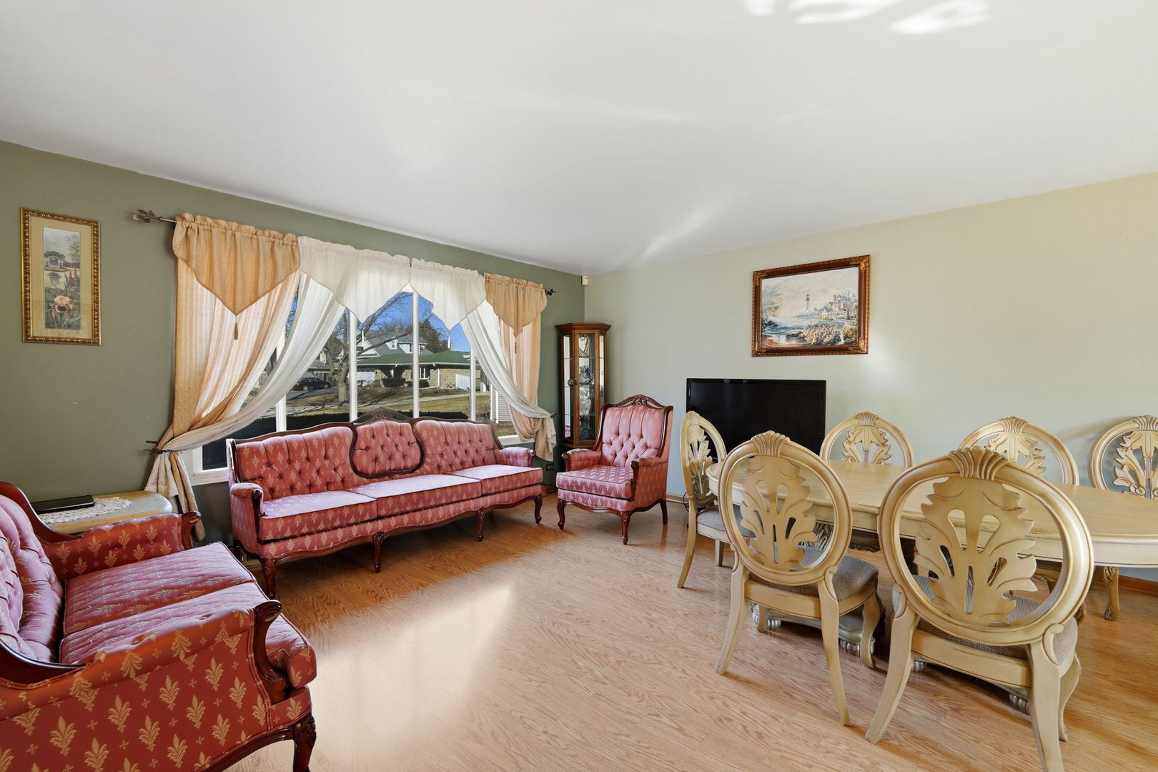 912 River Forest Court