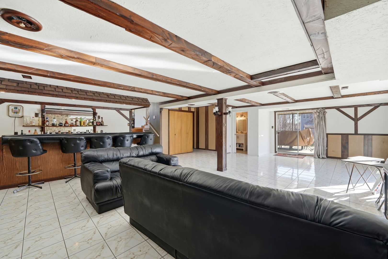 912 River Forest Court
