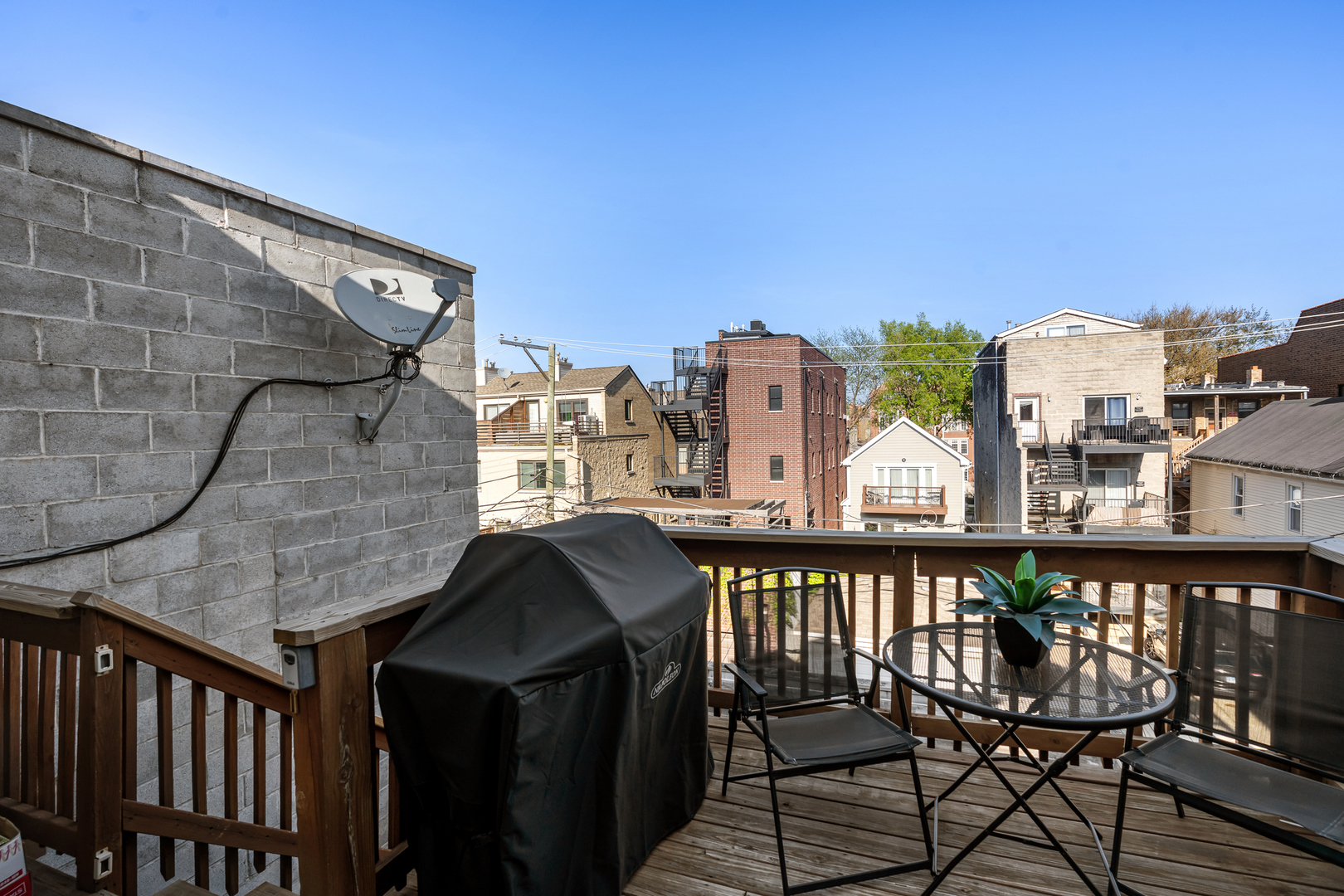 2737 N Southport Avenue Unit: 3