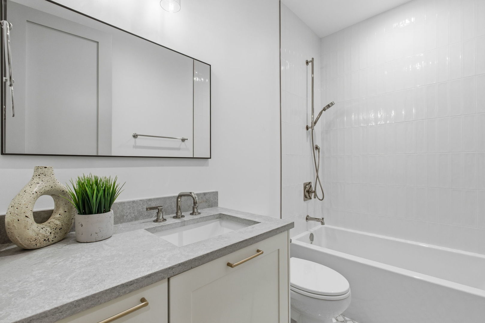1646 N Orchard Street Unit: 2