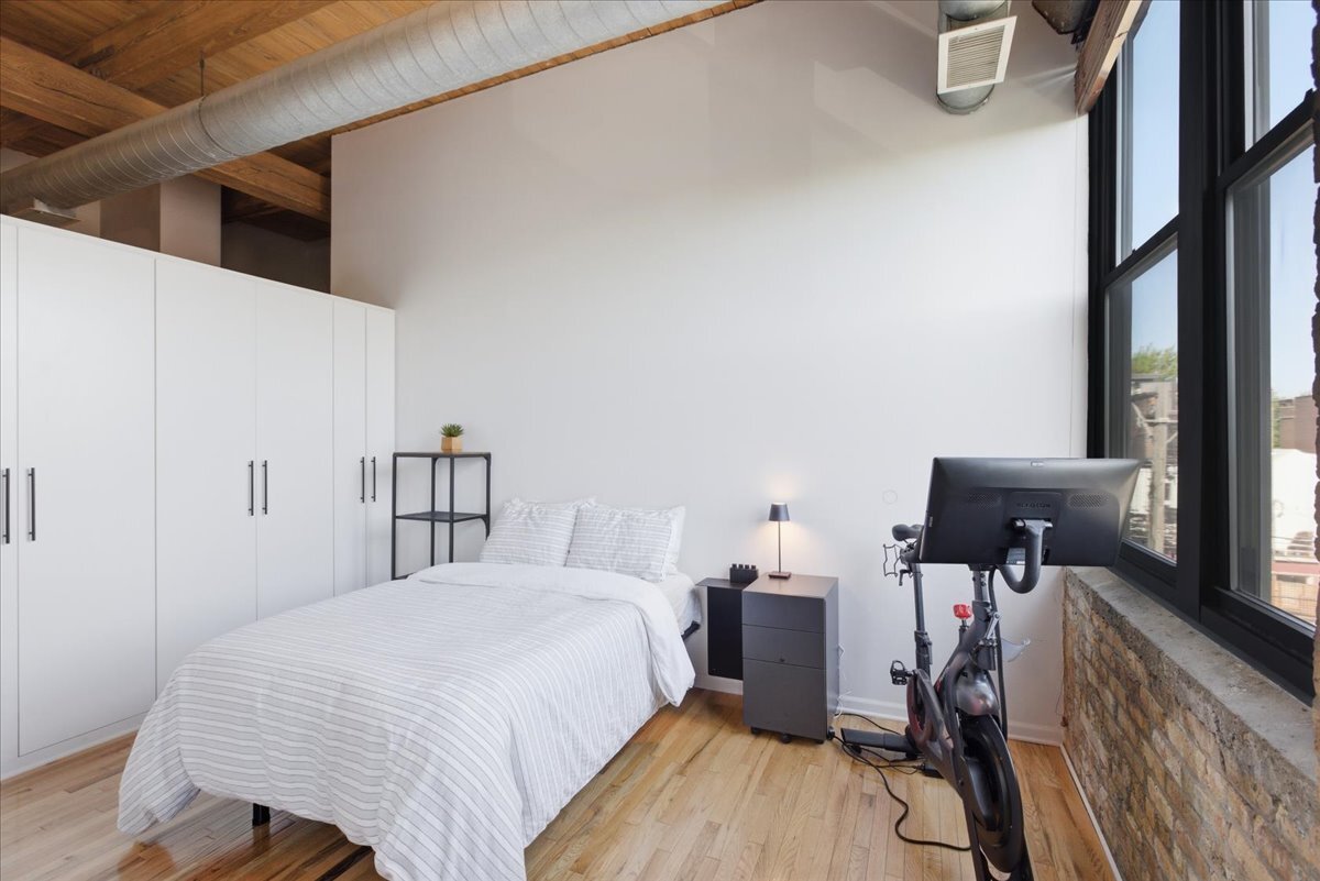 2510 N Wayne Avenue Unit: 304