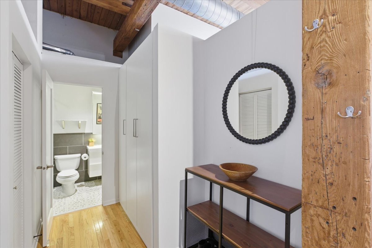 2510 N Wayne Avenue Unit: 304