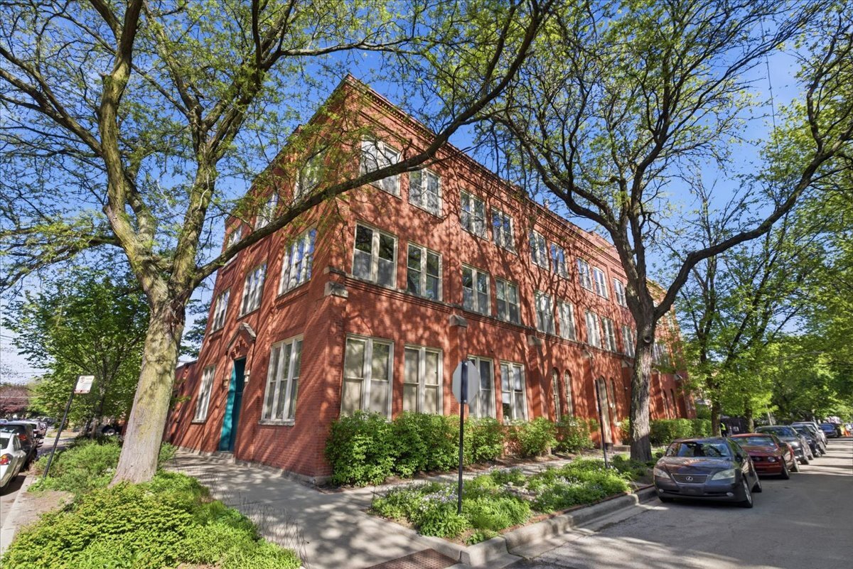 2510 N Wayne Avenue Unit: 304