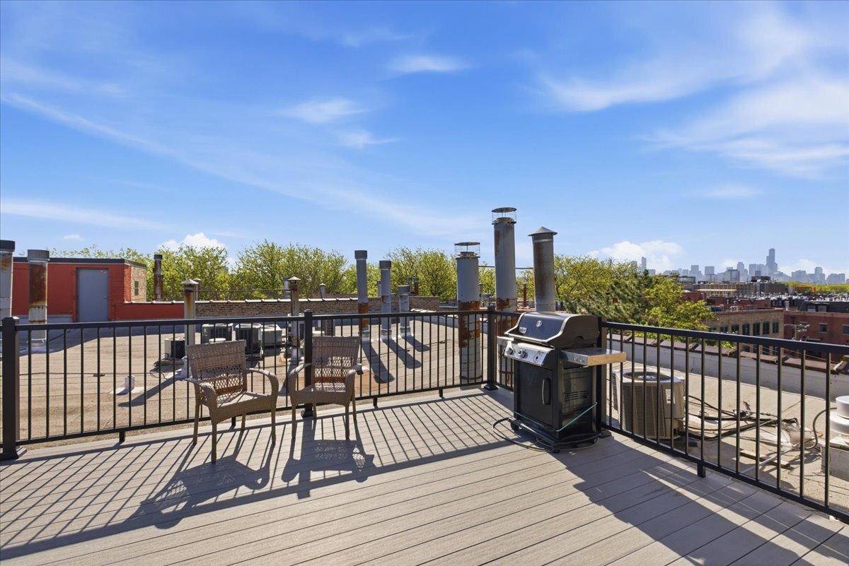 2510 N Wayne Avenue Unit: 304