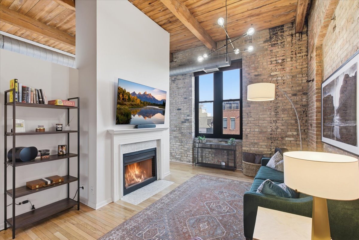 2510 N Wayne Avenue Unit: 304