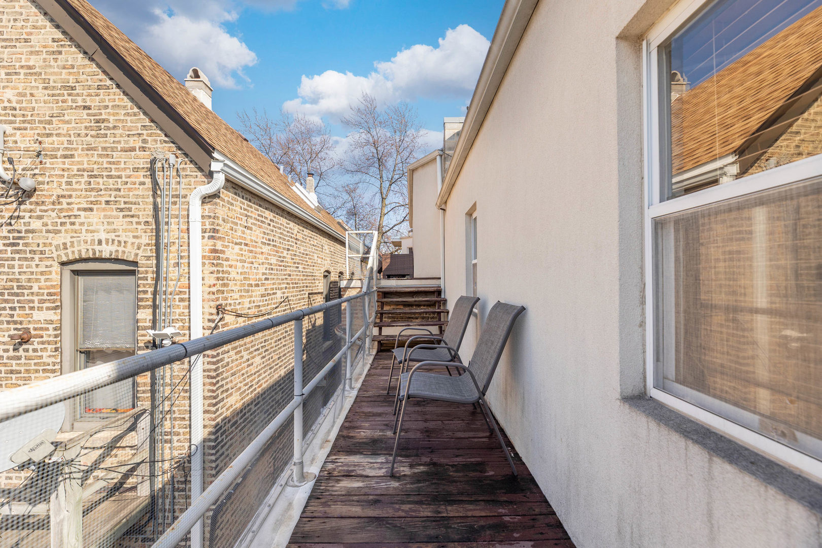 1060 N Hermitage Avenue Unit: 3