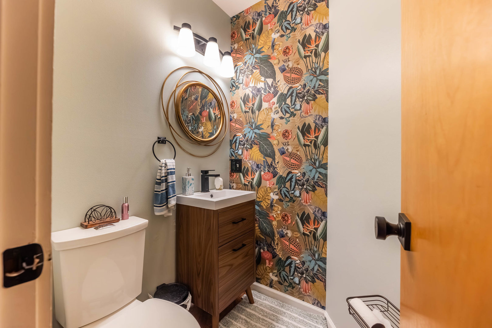 1060 N Hermitage Avenue Unit: 3