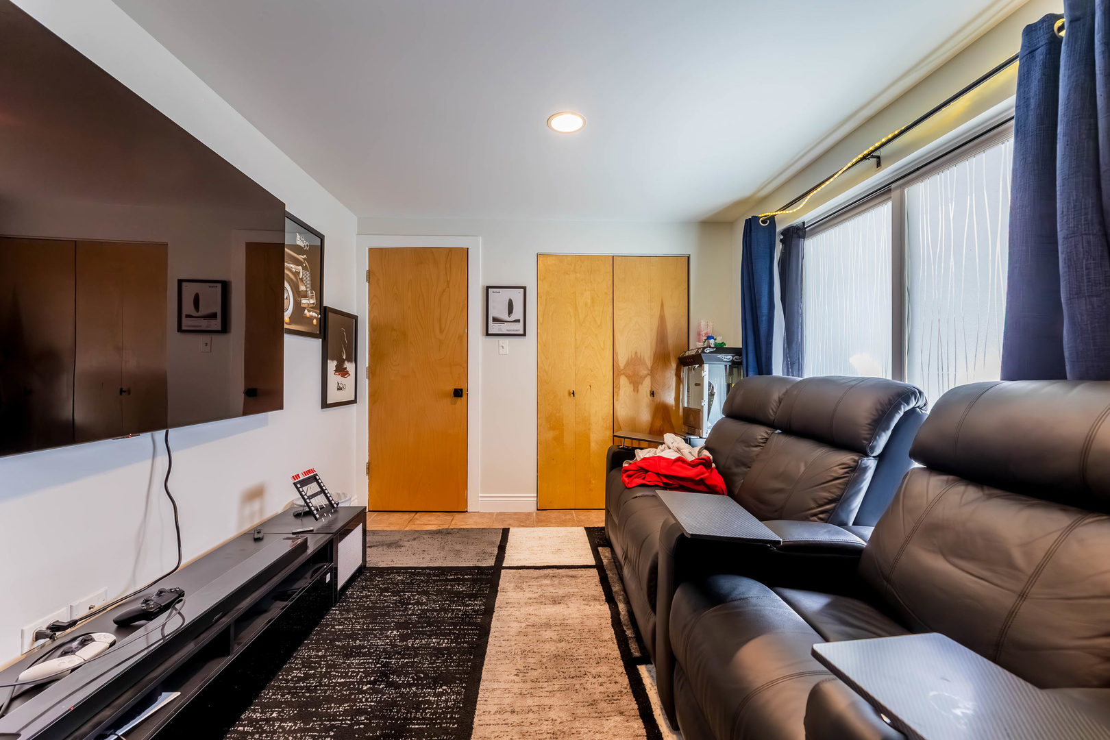 1060 N Hermitage Avenue Unit: 3