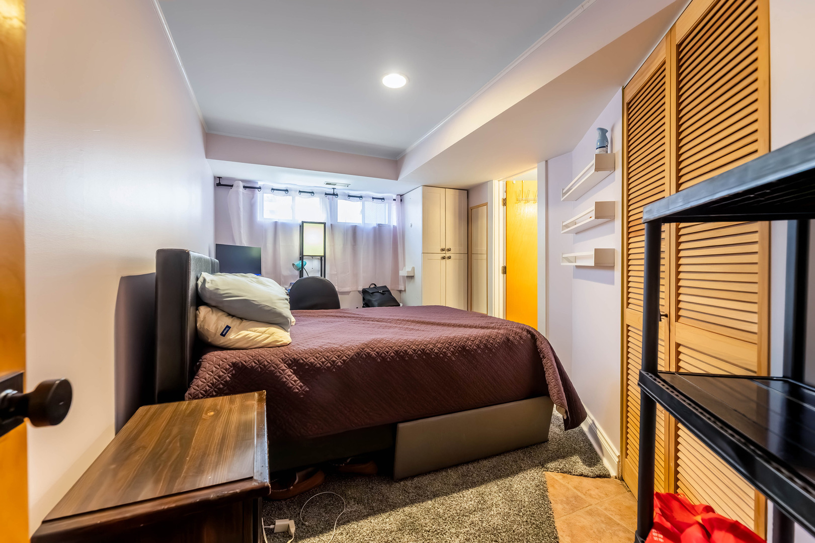 1060 N Hermitage Avenue Unit: 3