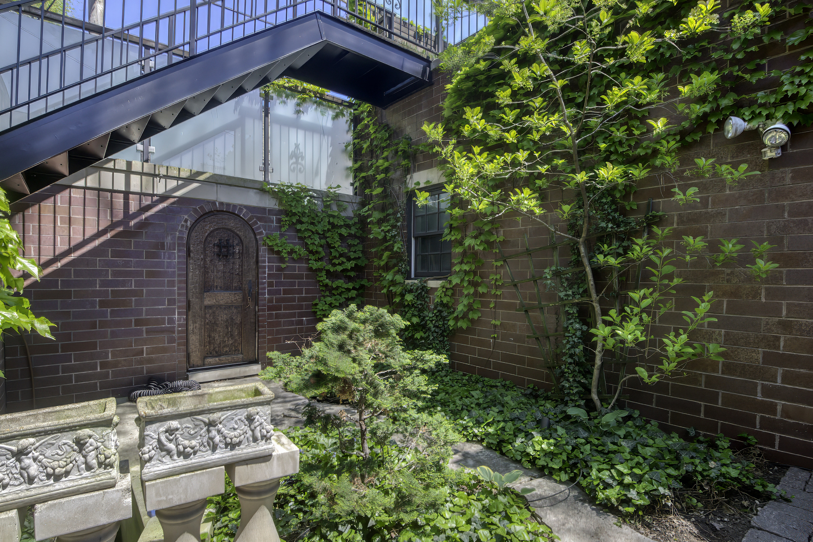 2743 N Dayton Street