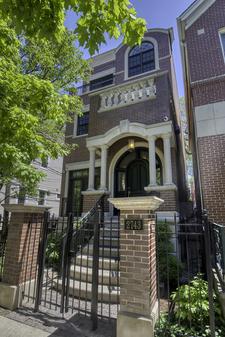 2743 N Dayton Street