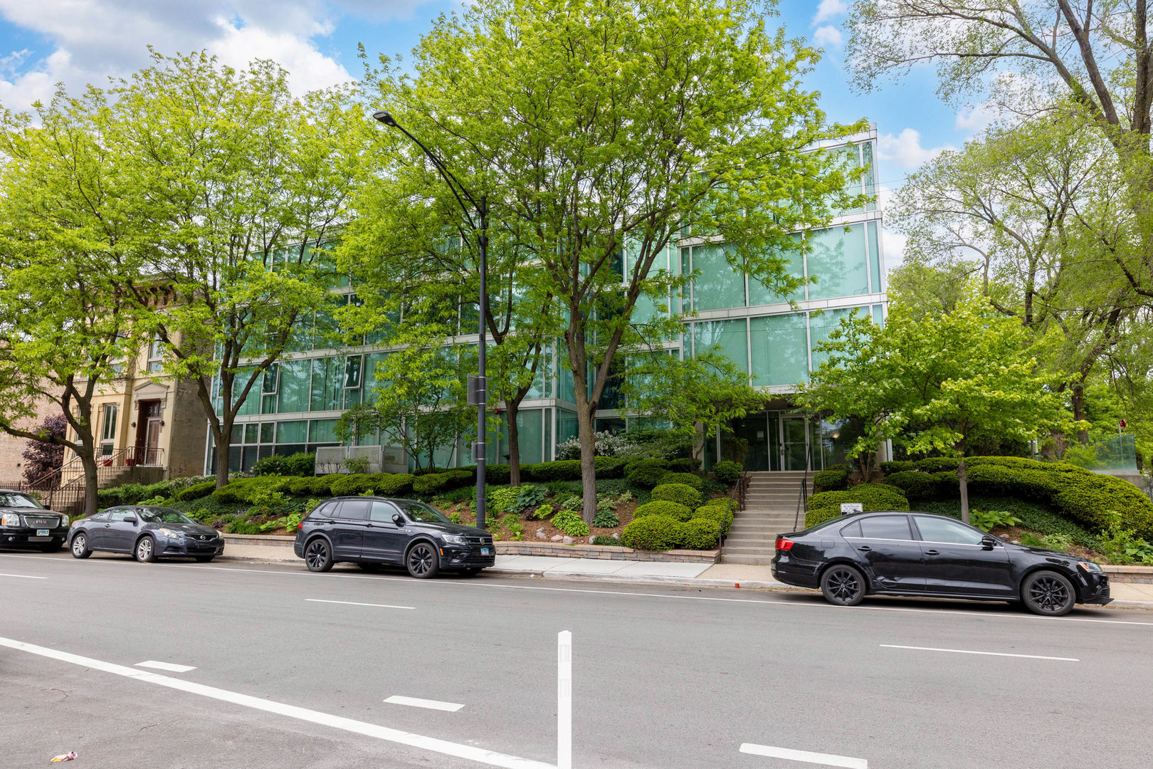 3120 S Indiana Avenue Unit: 207