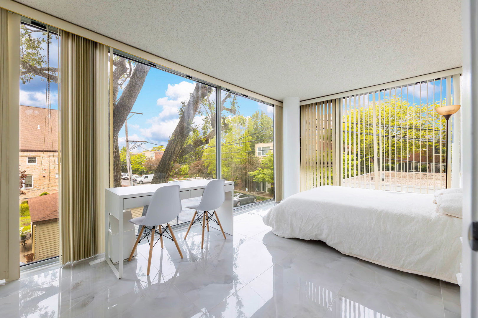 3120 S Indiana Avenue Unit: 207
