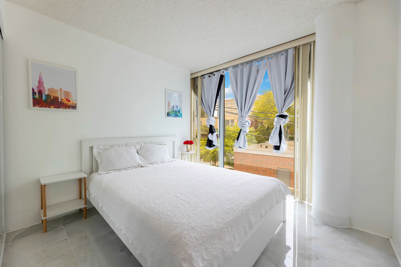 3120 S Indiana Avenue Unit: 207