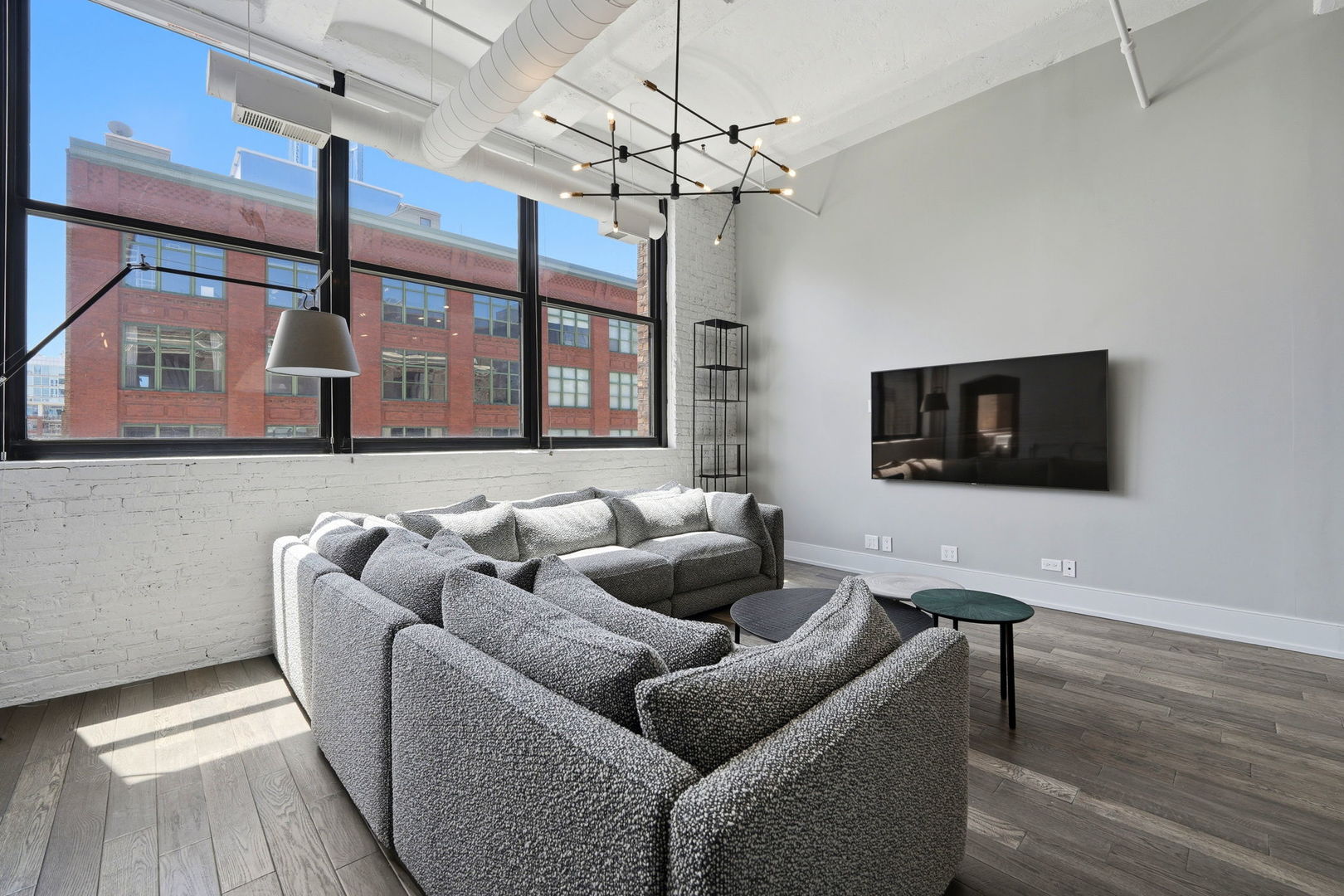 1000 W Washington Boulevard Unit: 406