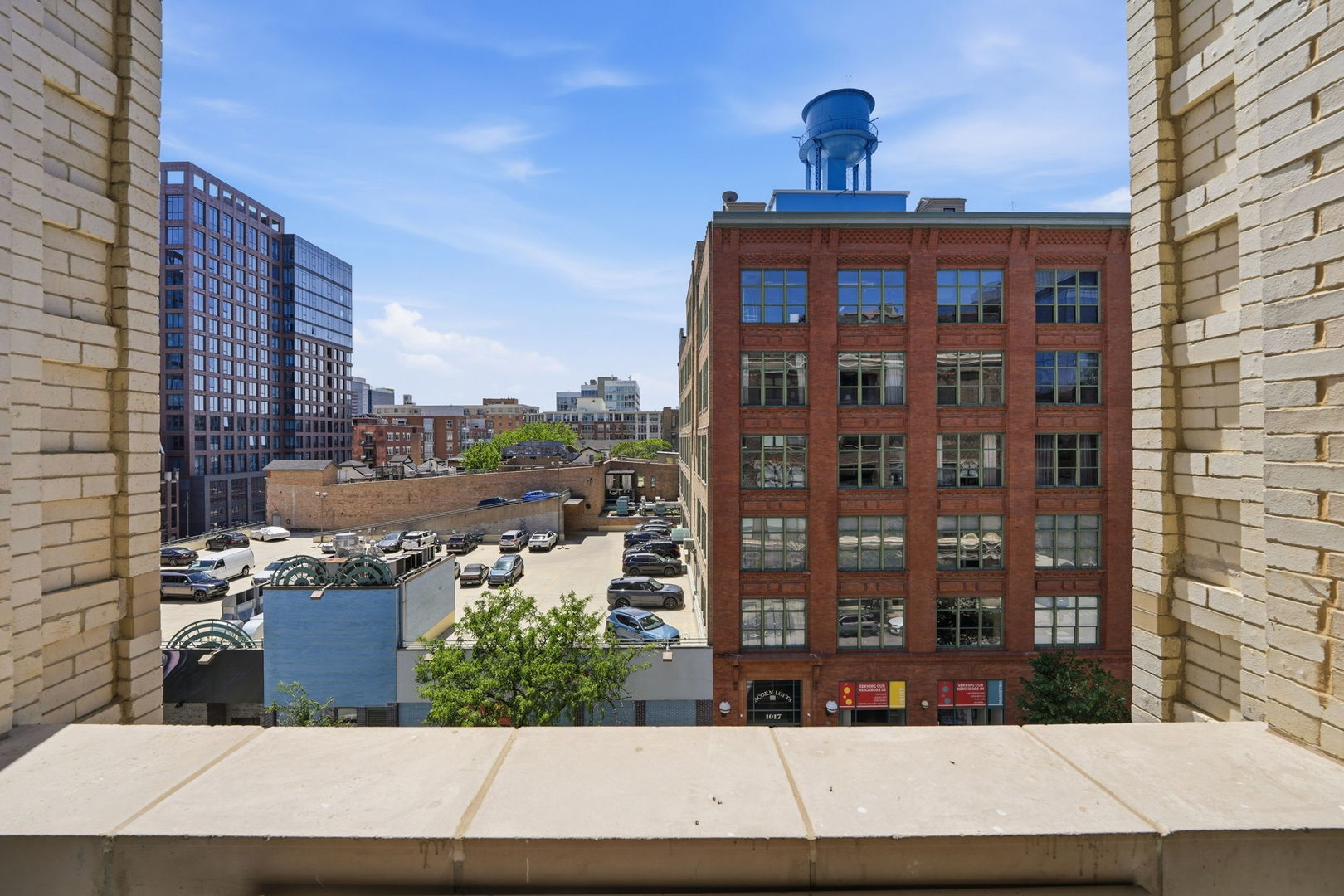 1000 W Washington Boulevard Unit: 406