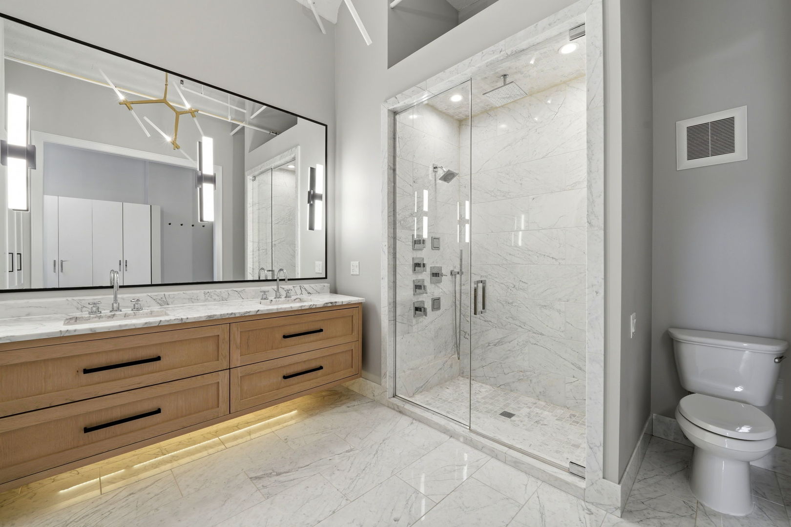 1000 W Washington Boulevard Unit: 406