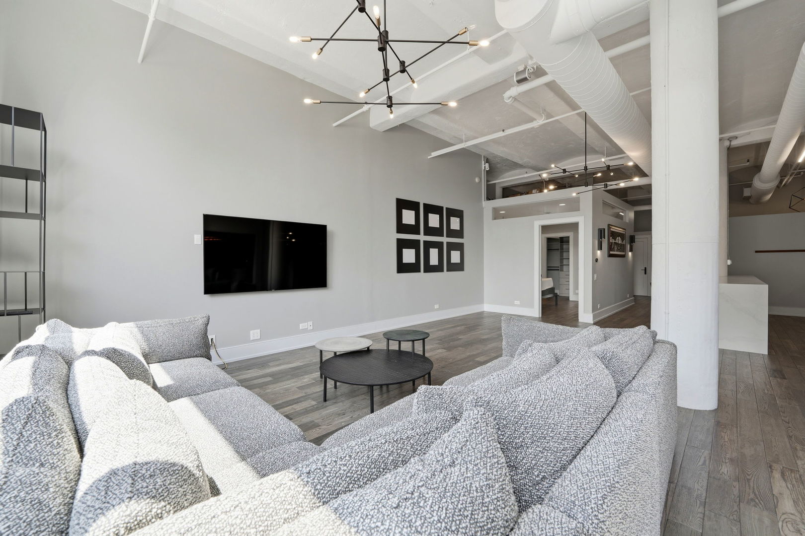 1000 W Washington Boulevard Unit: 406