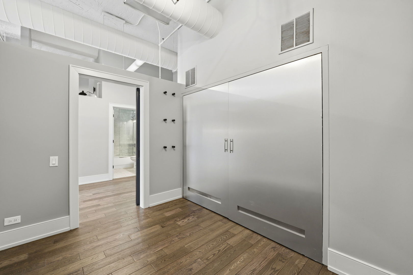 1000 W Washington Boulevard Unit: 406