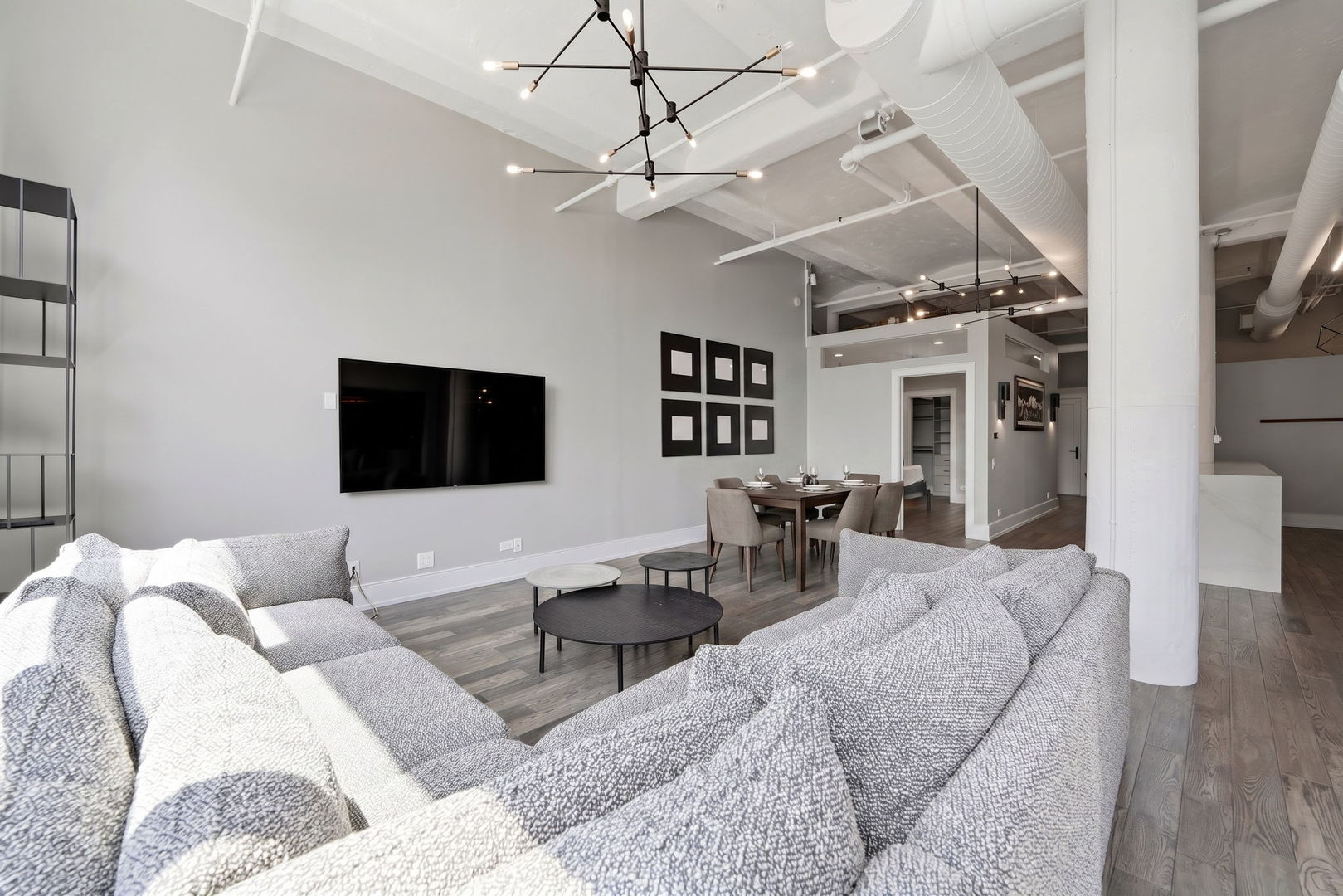 1000 W Washington Boulevard Unit: 406