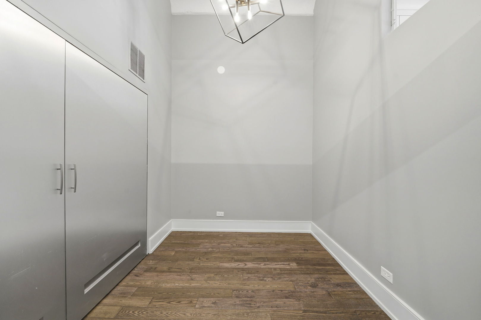 1000 W Washington Boulevard Unit: 406
