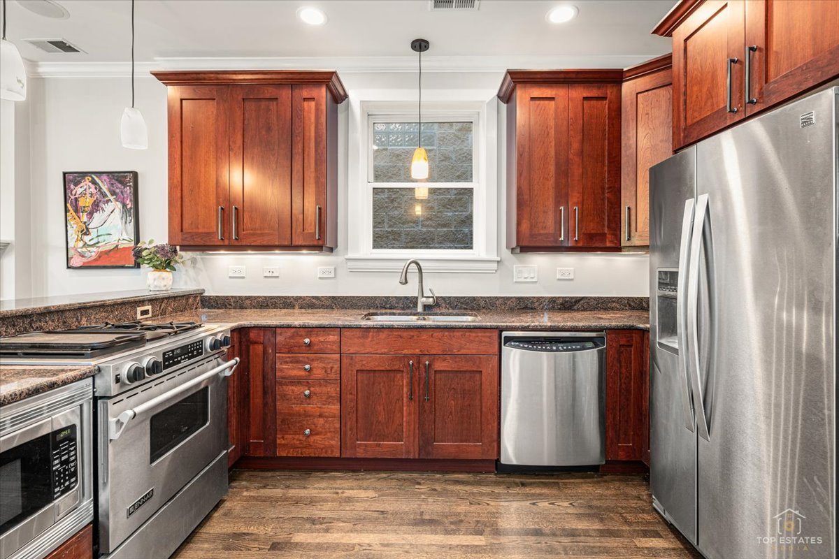 1541 W MONTANA Street Unit: 2