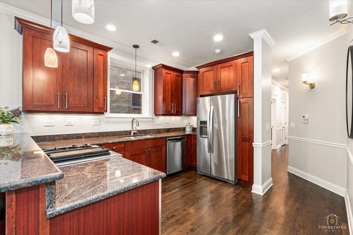1541 W MONTANA Street Unit: 2