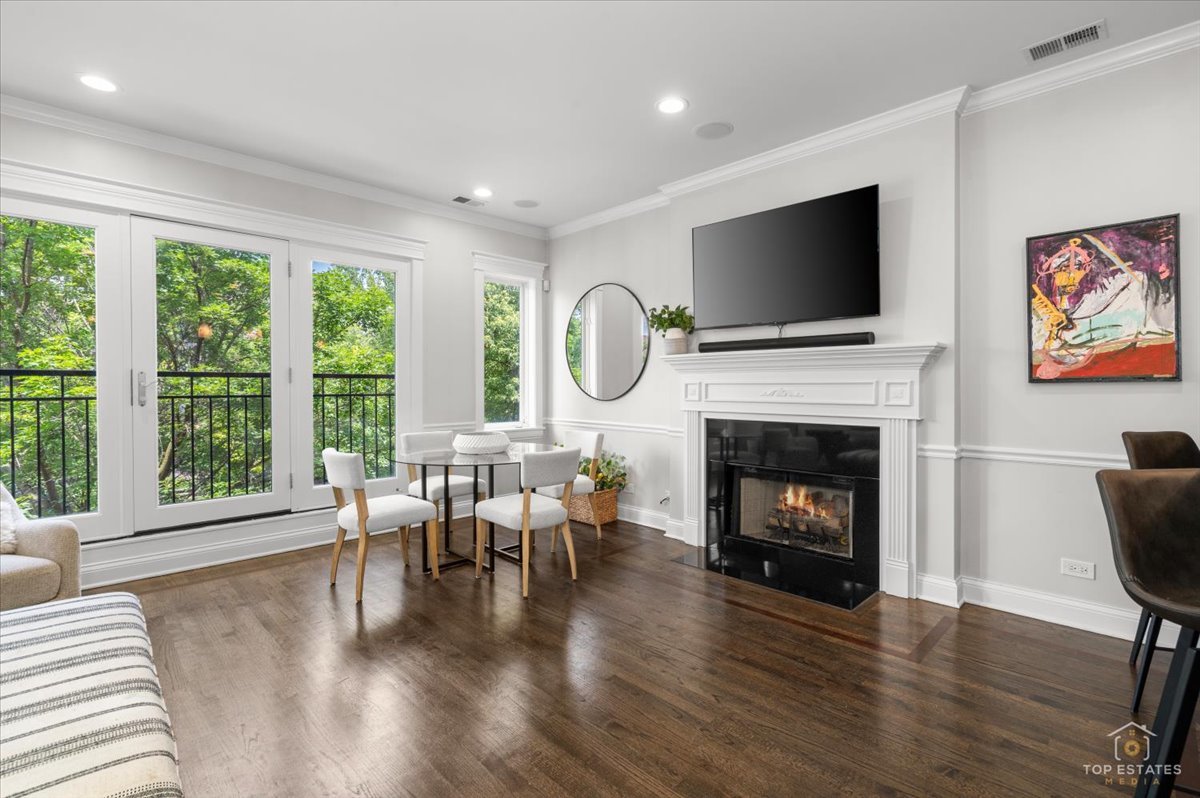 1541 W MONTANA Street Unit: 2
